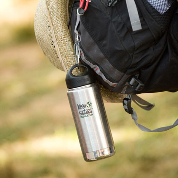 steel-s-biner-3-j7 carabiner_steel_bottle_backpack_lifestyle_dd4fef2d-f5d2-4f32-ac05-c706bd6b518e.jpg