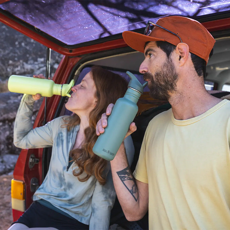 27oz-classic-with-flip-seal-sport-cap-m2 classic_27oz_flip_seal_couple_tailgate_tip-sip_square.jpg